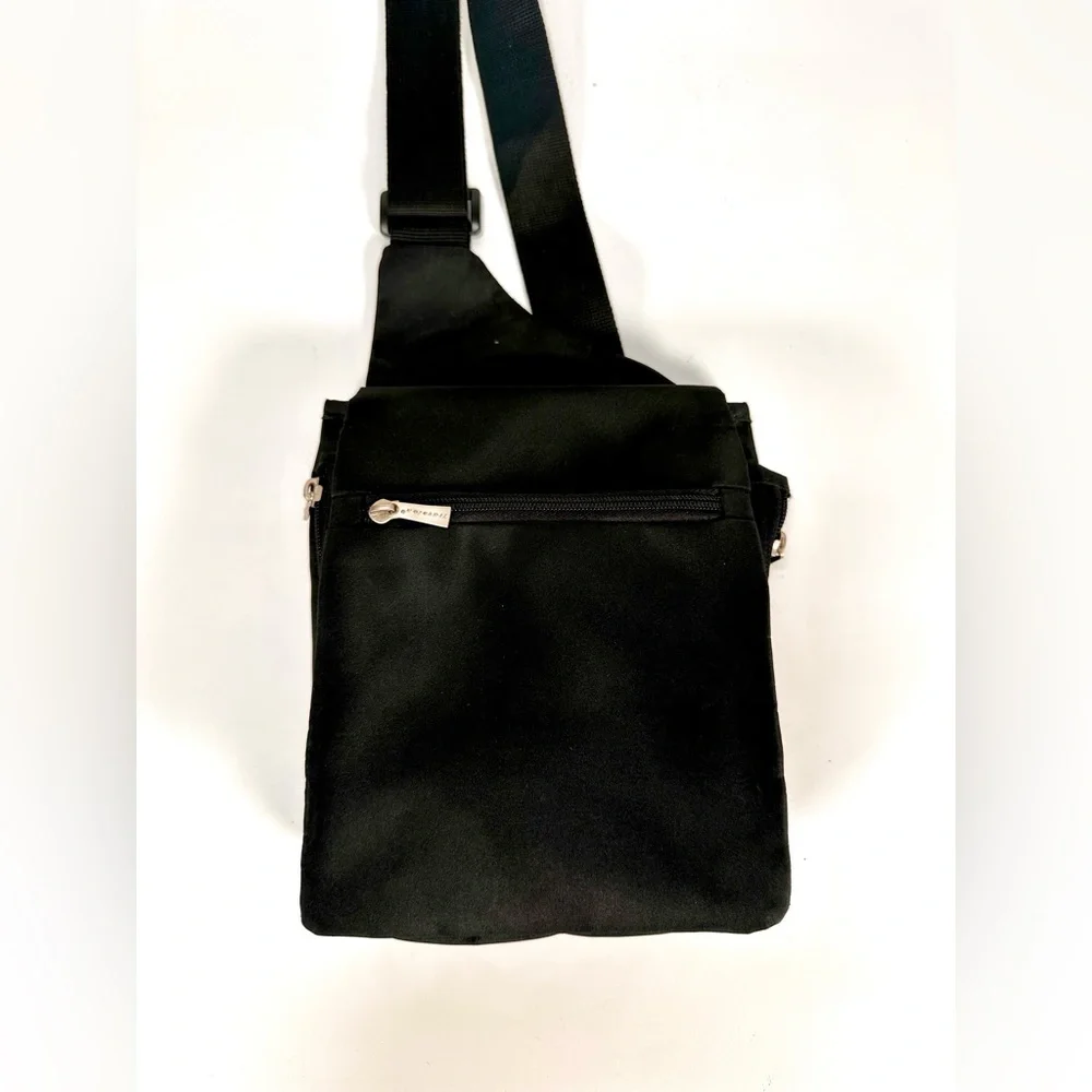 Travelon Anti-Theft Crossbody Bag (Unisex) - Picture 4 of 9